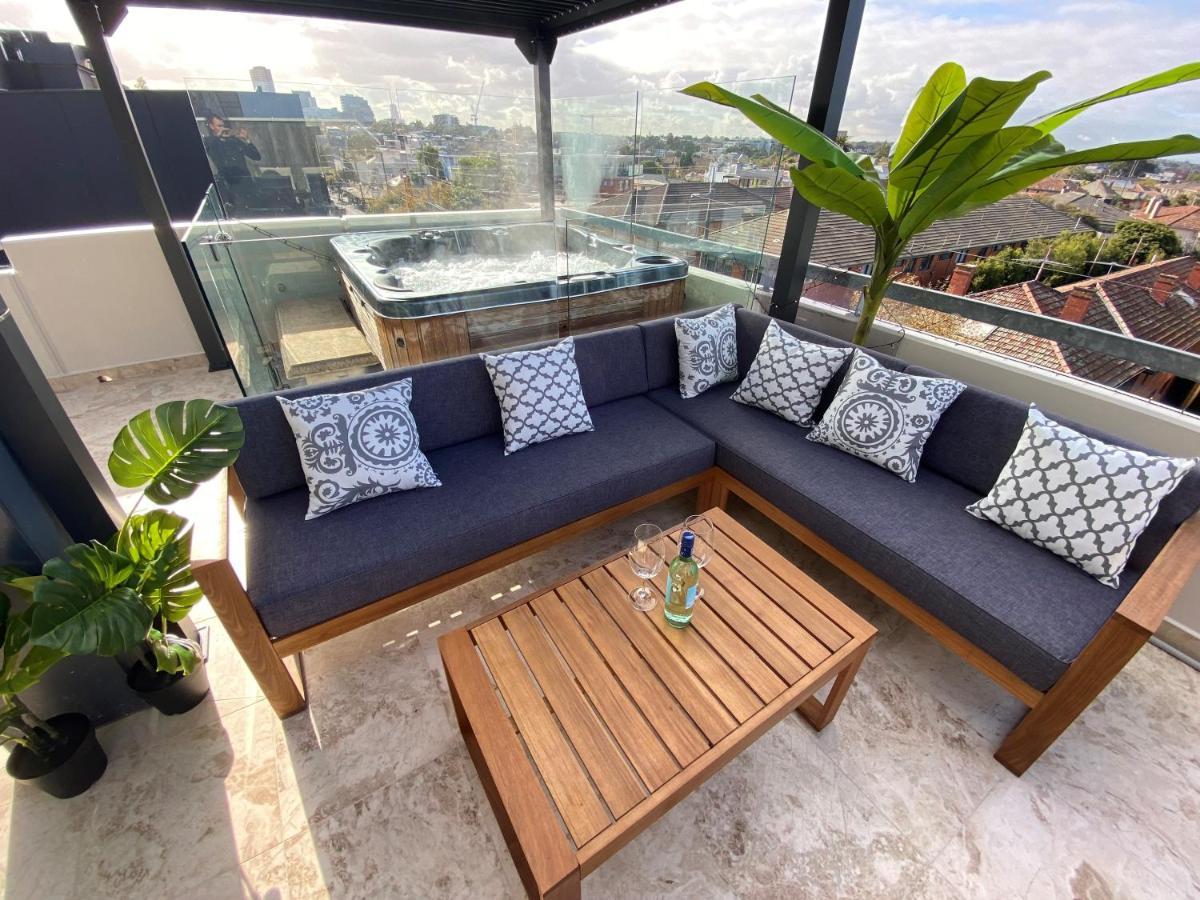 Luxurious Penthouse Oasis With Spa Melbourne Exterior foto