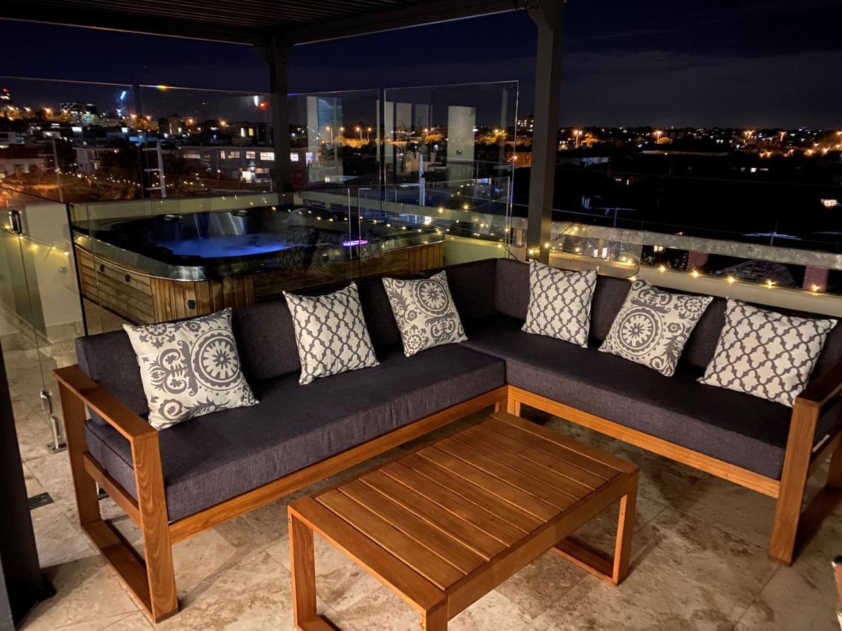 Luxurious Penthouse Oasis With Spa Melbourne Exterior foto